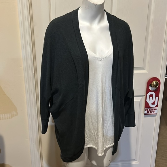 Express/ VS PINK/ AEO/ Max studio Bundle. All Size Medium. Bundle - Picture 11 of 14